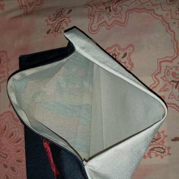 Our Lady of Guadalupe Pillow Cover. Nuestra Señora de Guadalupe. Virgen de Guada - Picture 5 of 10